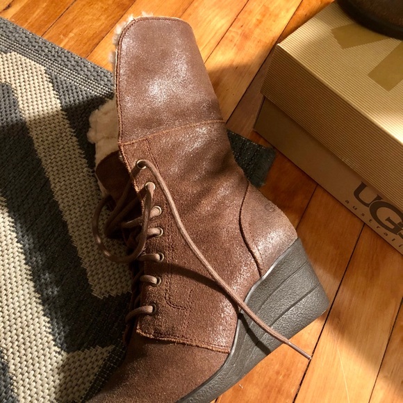 UGG Zea Waterproof Lined Wedge Shearling Boot 7 - Picture 3 of 10